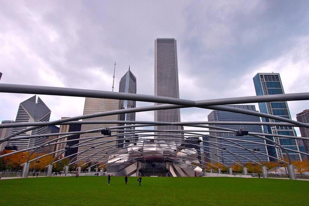 Chic & Central 3Br Oasis With Optional Parking Near Uic, Roosevelt Station & Chicago'S Top Attractions Exterior photo