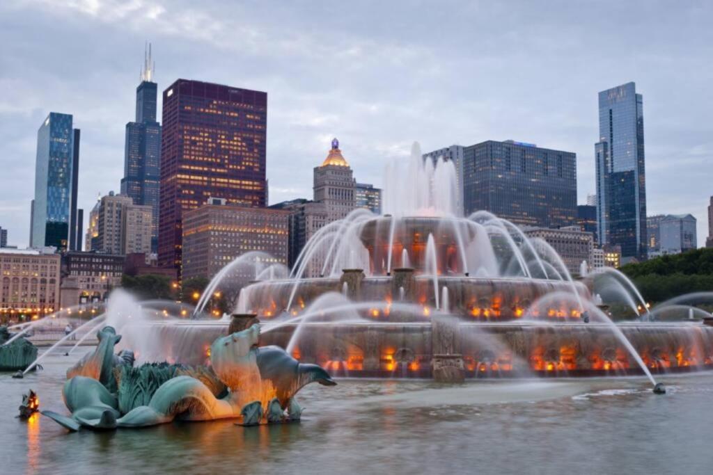 Chic & Central 3Br Oasis With Optional Parking Near Uic, Roosevelt Station & Chicago'S Top Attractions Exterior photo
