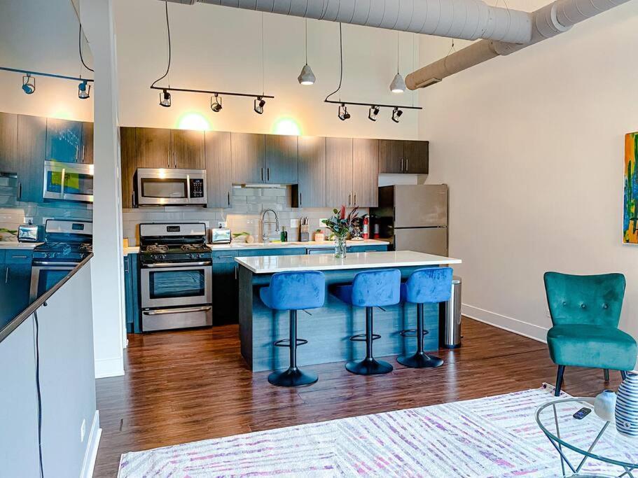 Chic & Central 3Br Oasis With Optional Parking Near Uic, Roosevelt Station & Chicago'S Top Attractions Exterior photo