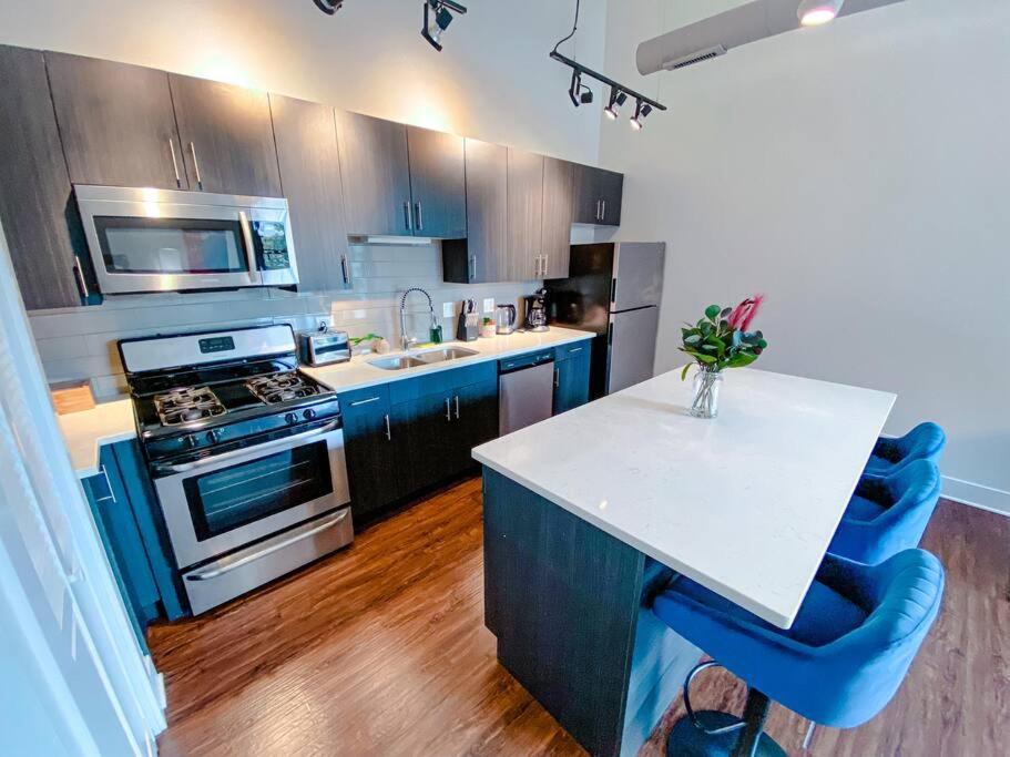 Chic & Central 3Br Oasis With Optional Parking Near Uic, Roosevelt Station & Chicago'S Top Attractions Exterior photo