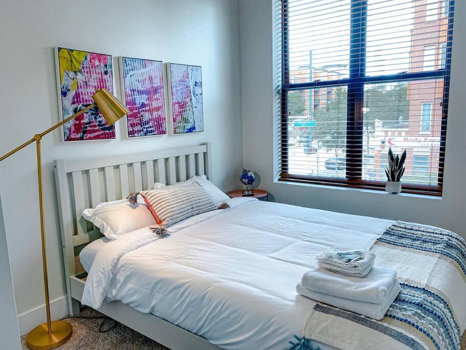 Chic & Central 3Br Oasis With Optional Parking Near Uic, Roosevelt Station & Chicago'S Top Attractions Exterior photo